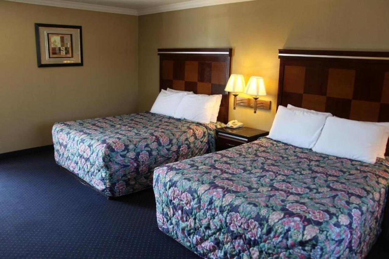 Inn At Bayshore San Mateo Exterior photo